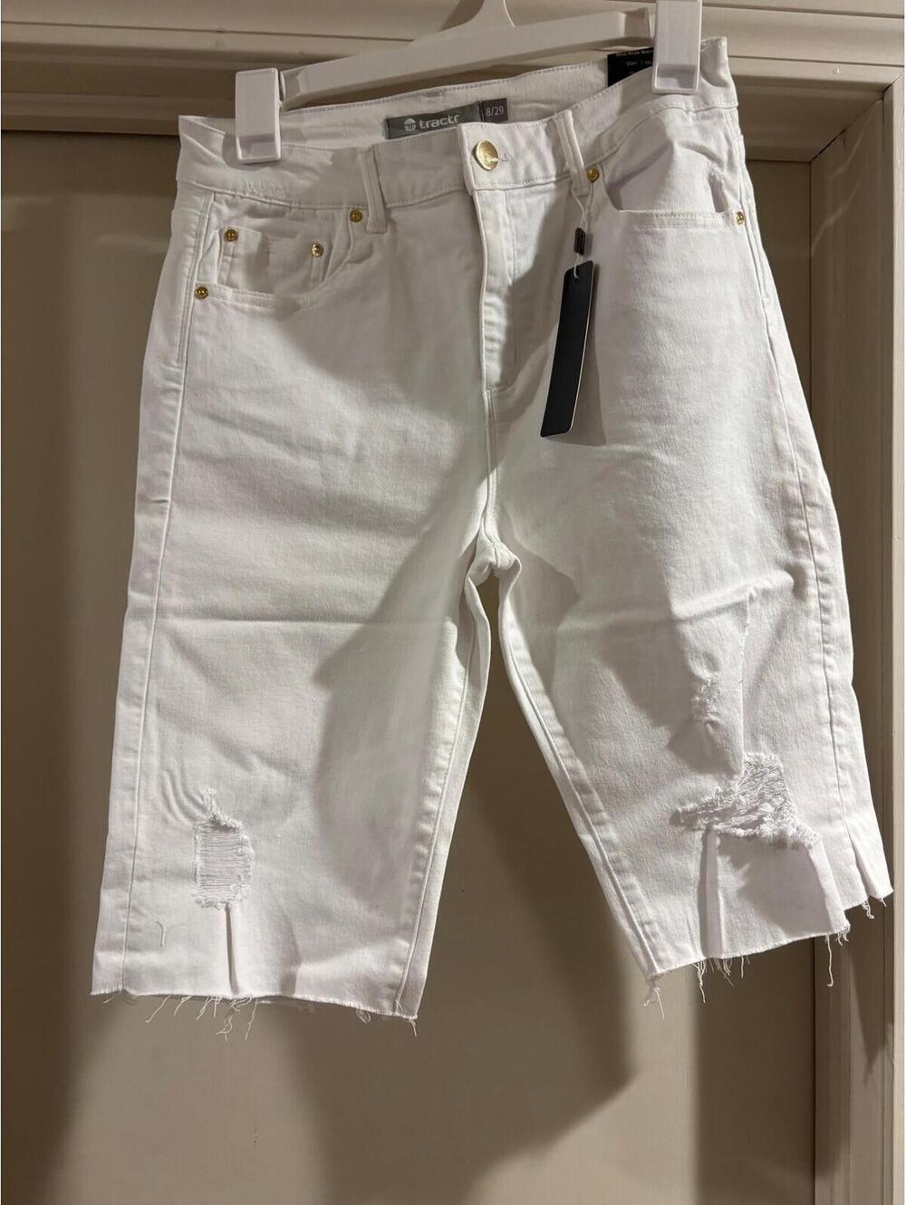 Tractr White Bermuda Shorts Size 8 Mid Rise Distressed Raw Hem Stretch Denim NWT